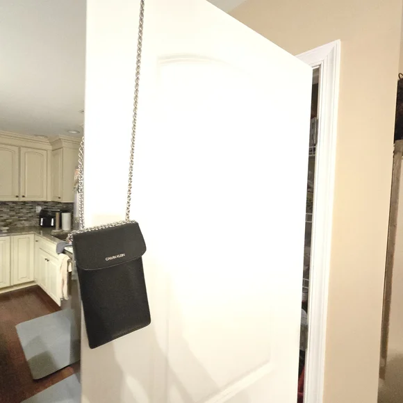 Calvin Klein Black Crossbody Bag - Picture 2 of 5